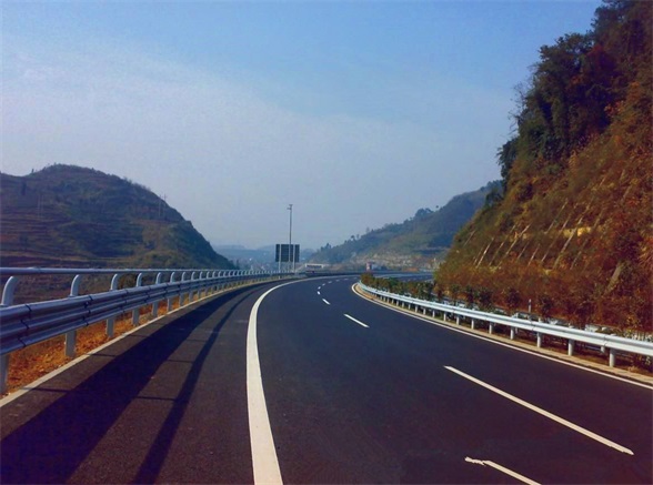 新疆高速防撞护栏板